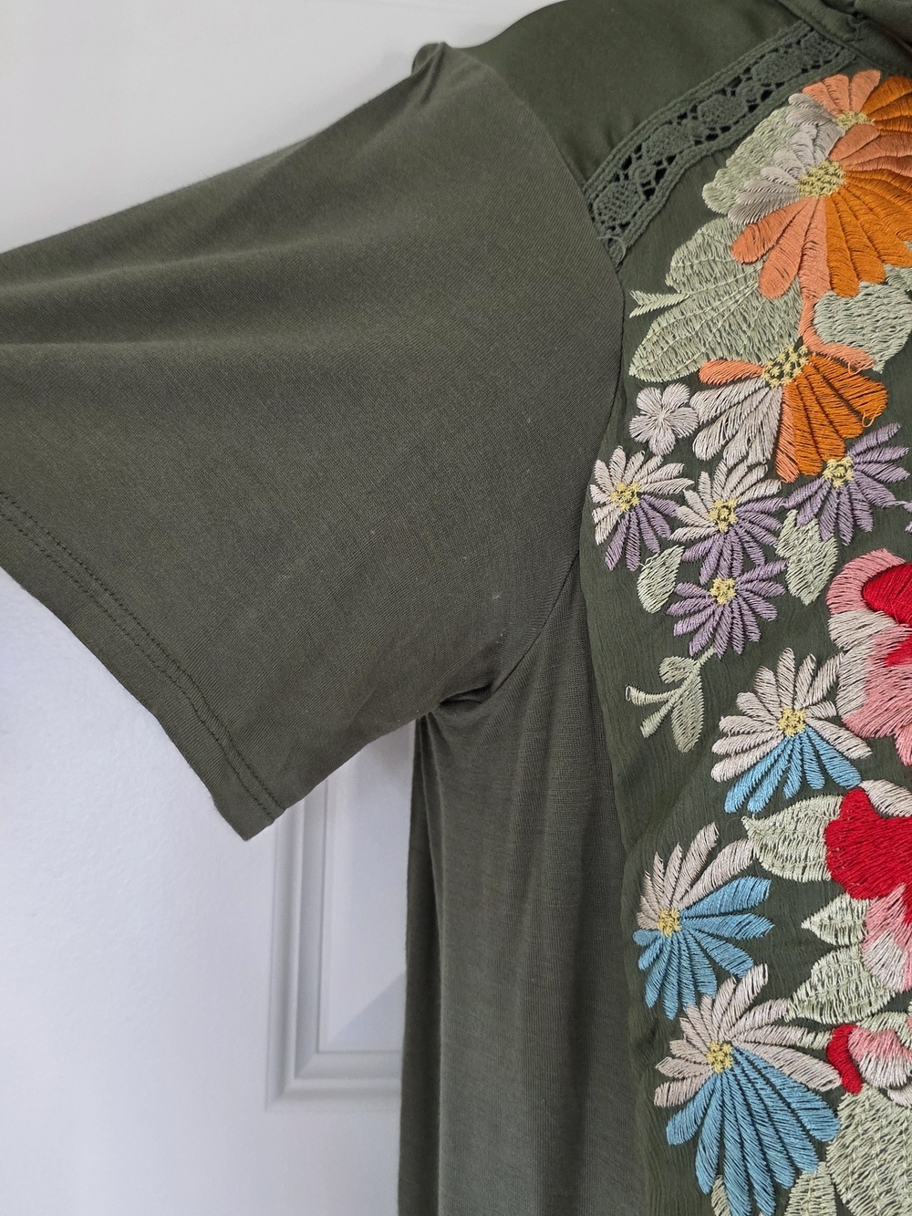 Tiny Eliana Embroidered Half-Sleeve Top - Picture 10 of 15